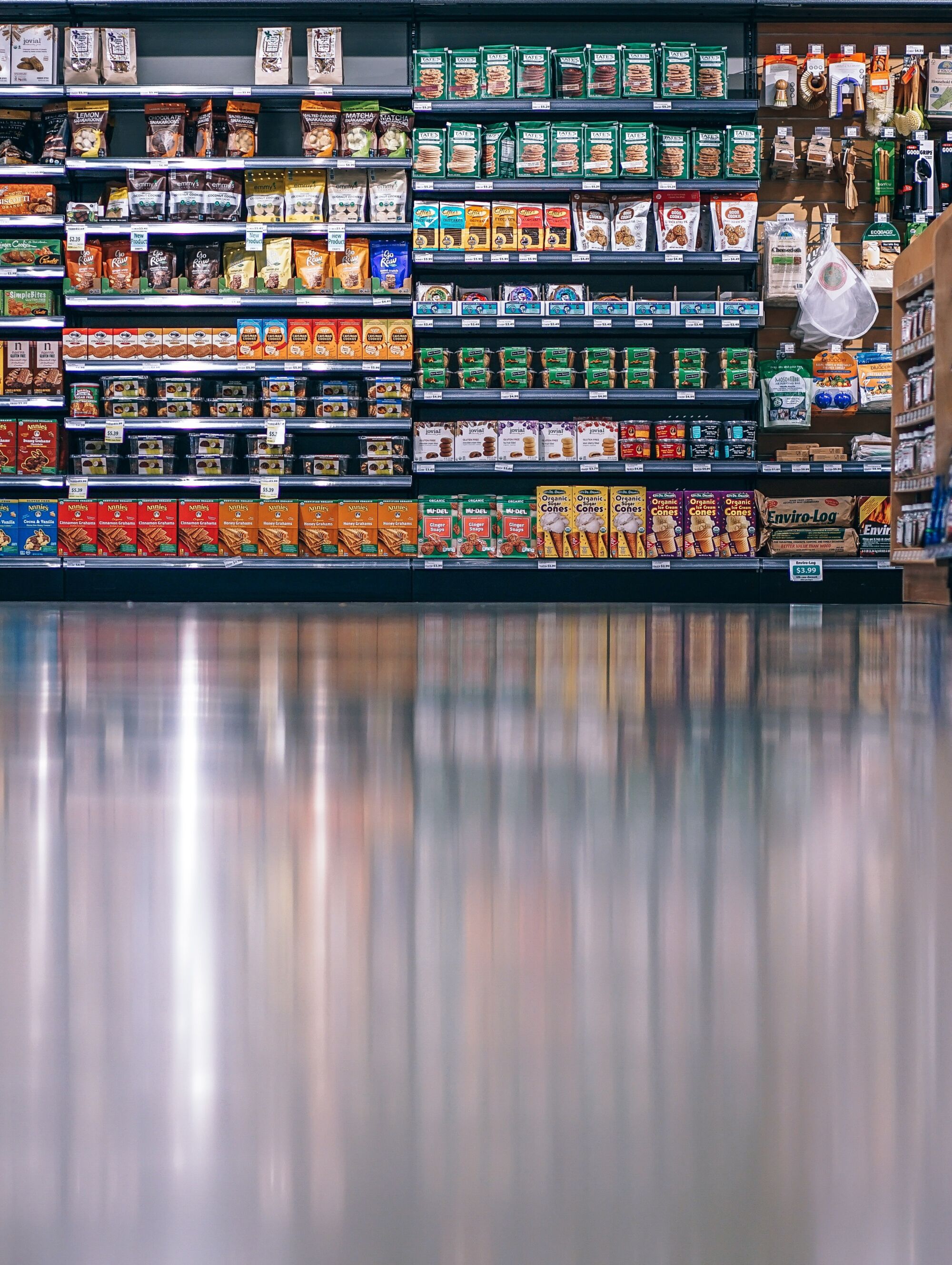 Aisle 3105629